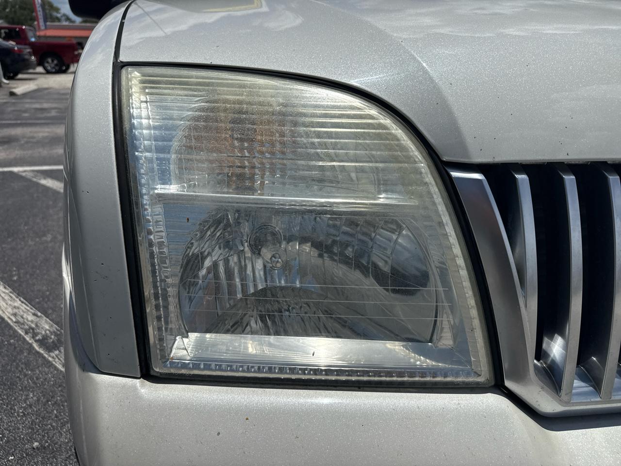 Mercury Mountaineer 4dr 114" WB Convenience 2003
