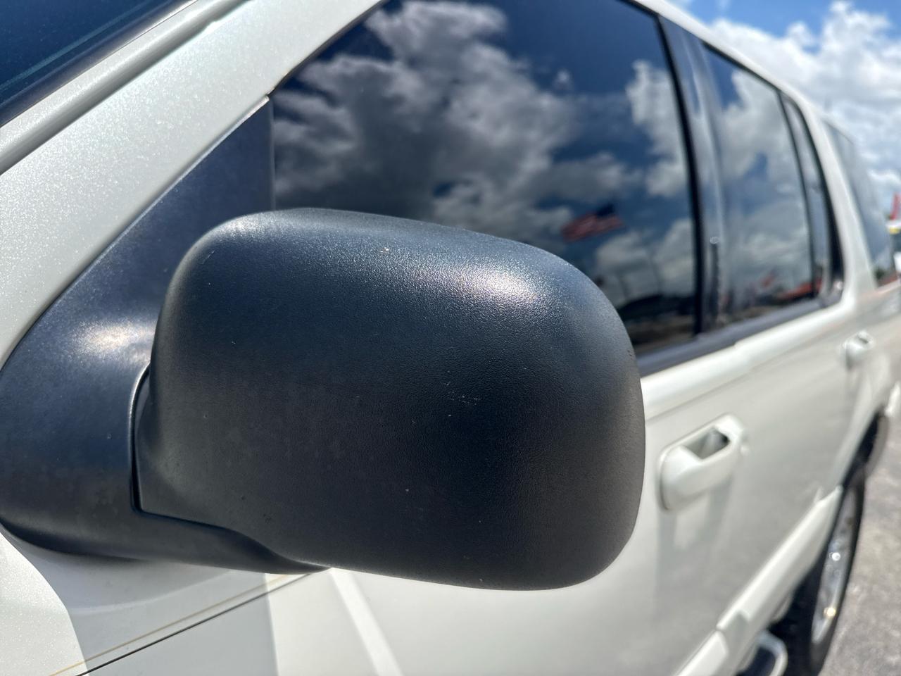 Mercury Mountaineer 4dr 114" WB Convenience 2003