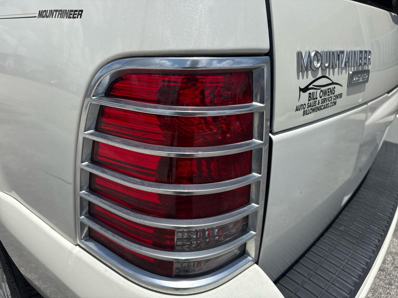 Mercury Mountaineer 4dr 114" WB Convenience 2003