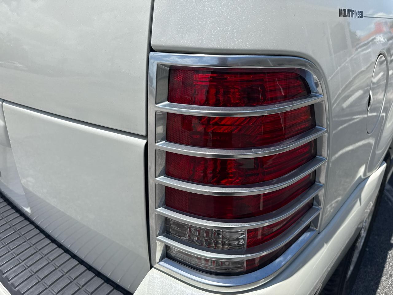 Mercury Mountaineer 4dr 114" WB Convenience 2003