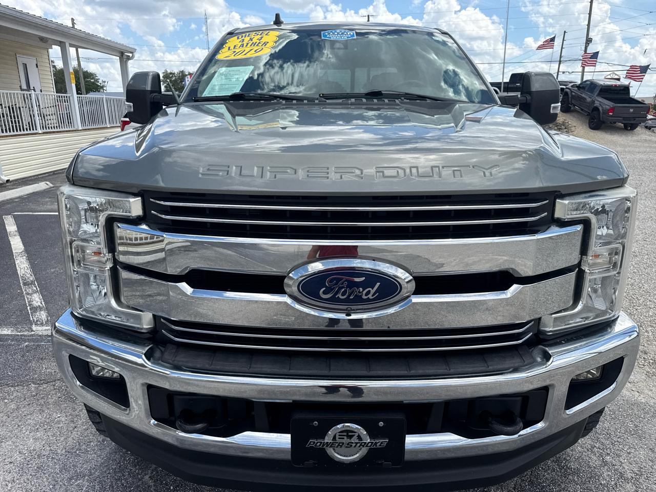 Ford Super Duty F-250 SRW Lariat 4WD Crew Cab 6.75' Box 2019
