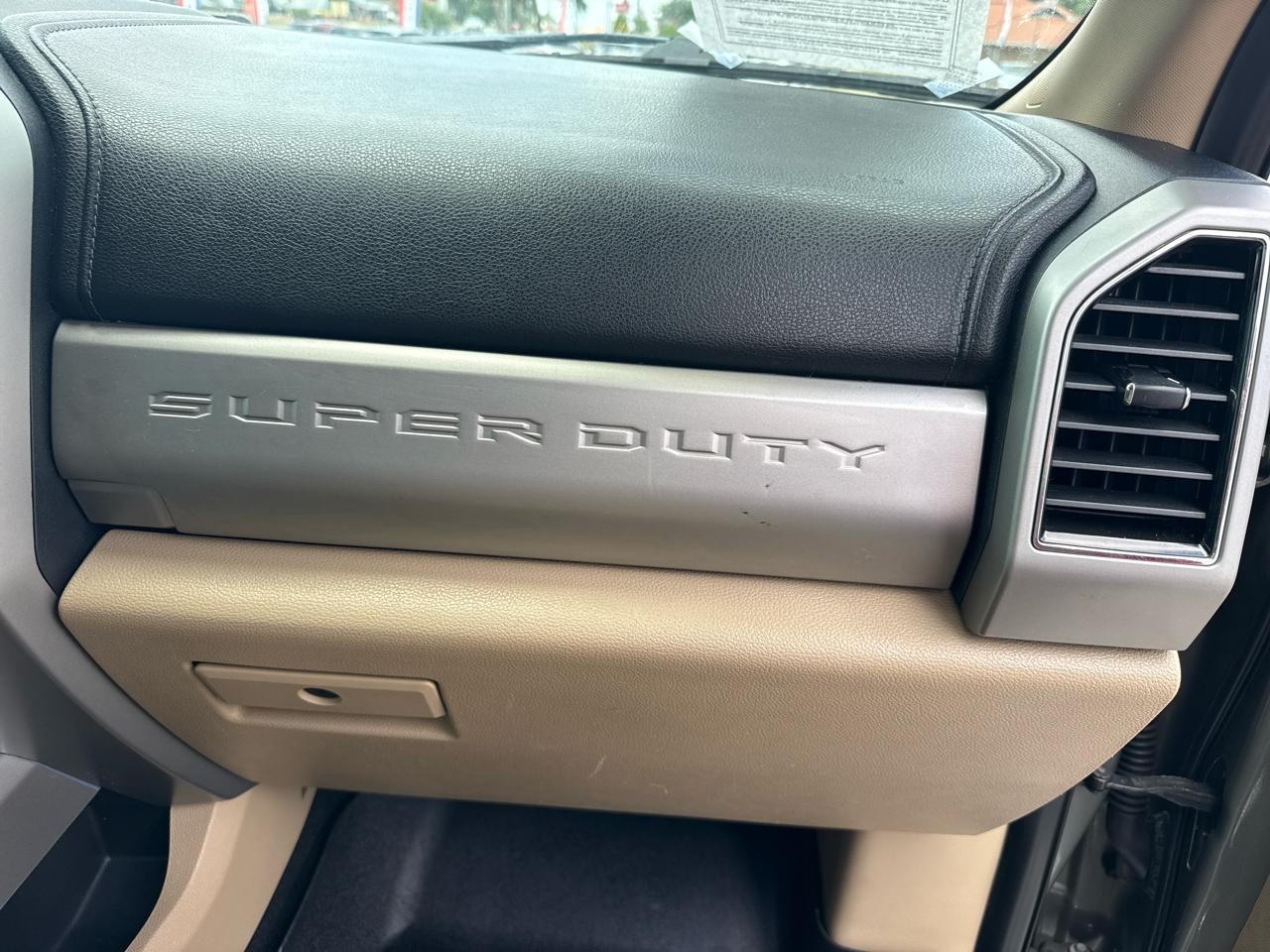 Ford Super Duty F-250 SRW Lariat 4WD Crew Cab 6.75' Box 2019