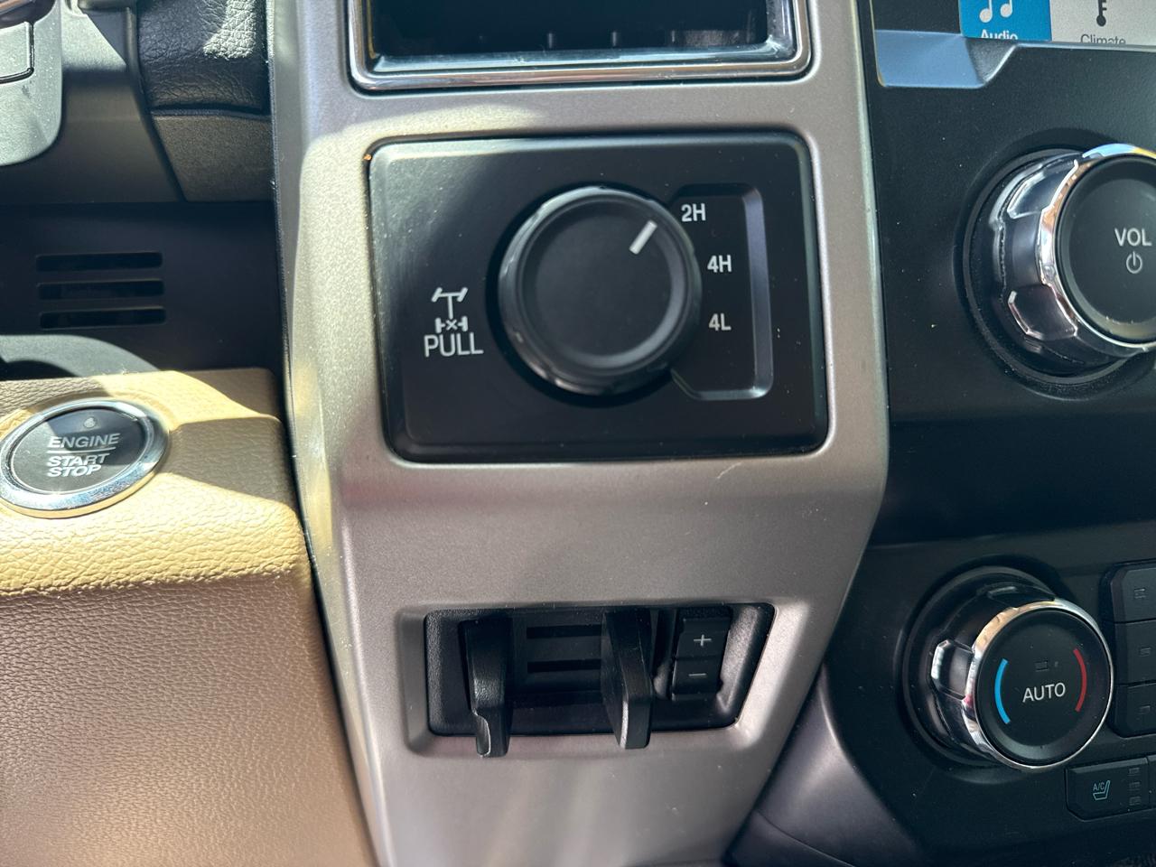 Ford Super Duty F-250 SRW Lariat 4WD Crew Cab 6.75' Box 2019