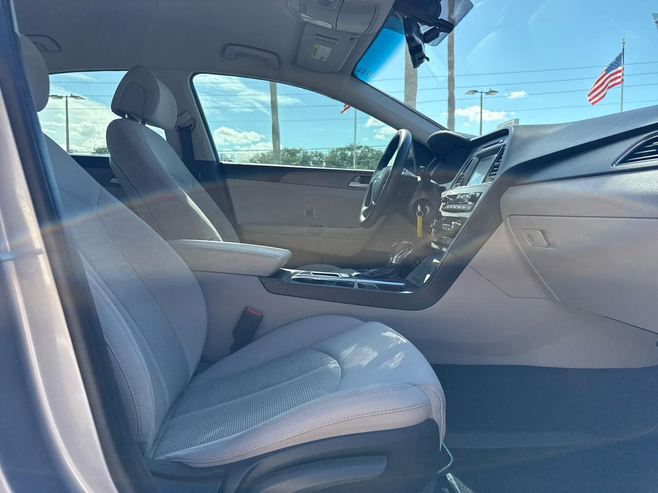 Hyundai Sonata 4dr Sdn 2.4L SE 2016
