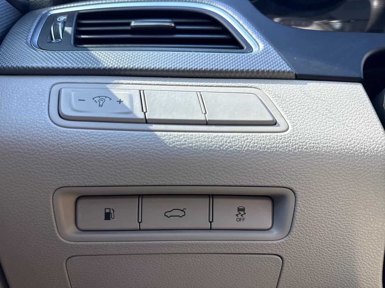 Hyundai Sonata 4dr Sdn 2.4L SE 2016
