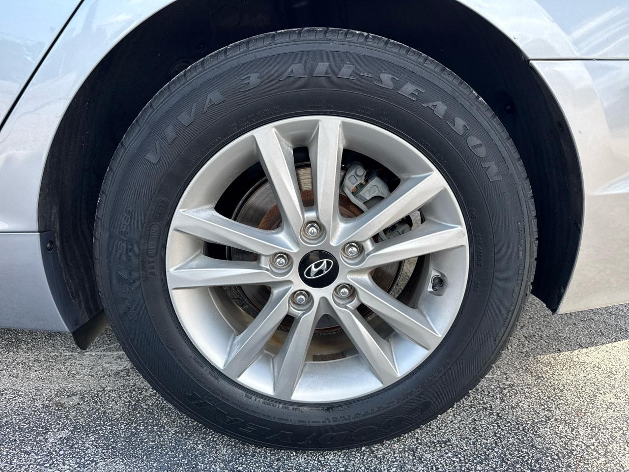Hyundai Sonata 4dr Sdn 2.4L SE 2016