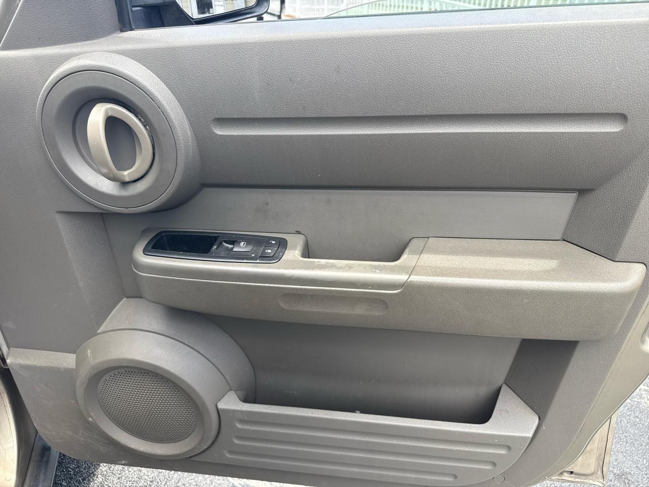 Dodge Nitro 2WD 4dr SXT 2007