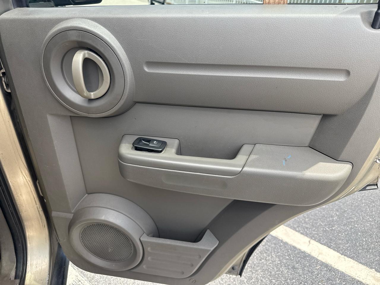 Dodge Nitro 2WD 4dr SXT 2007