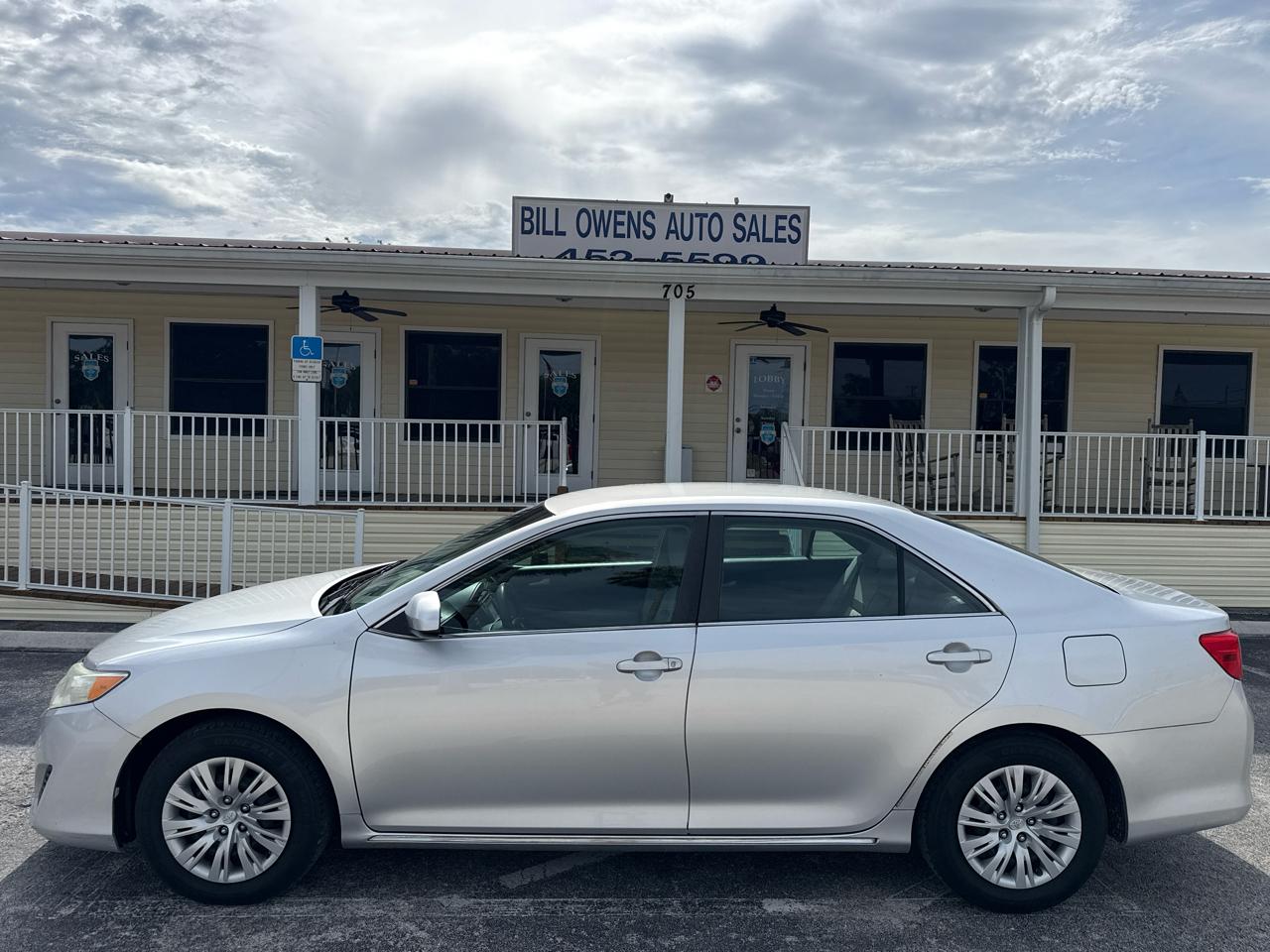 Toyota Camry 4dr Sdn I4 Auto XLE (Natl) 2013