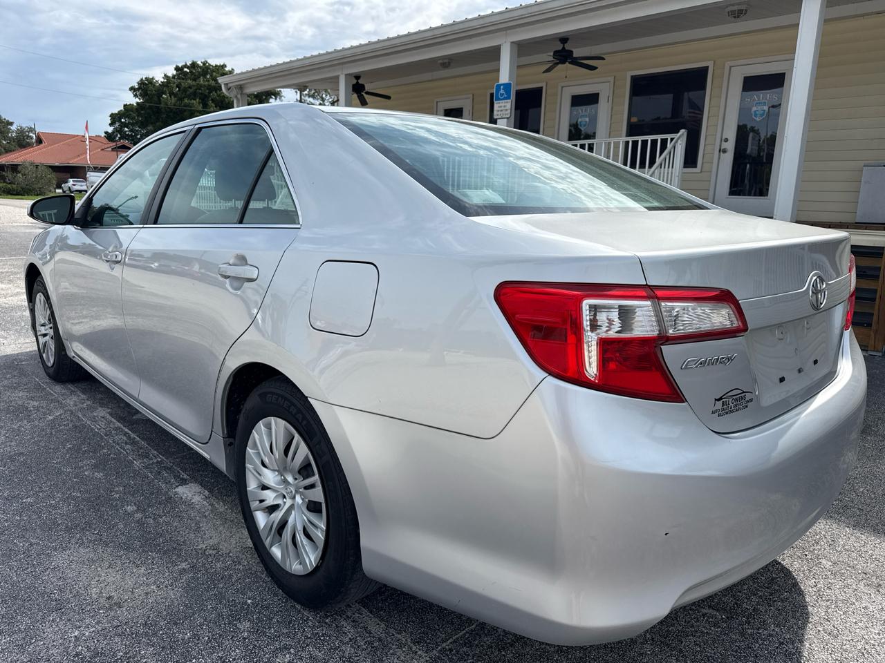 Toyota Camry 4dr Sdn I4 Auto XLE (Natl) 2013