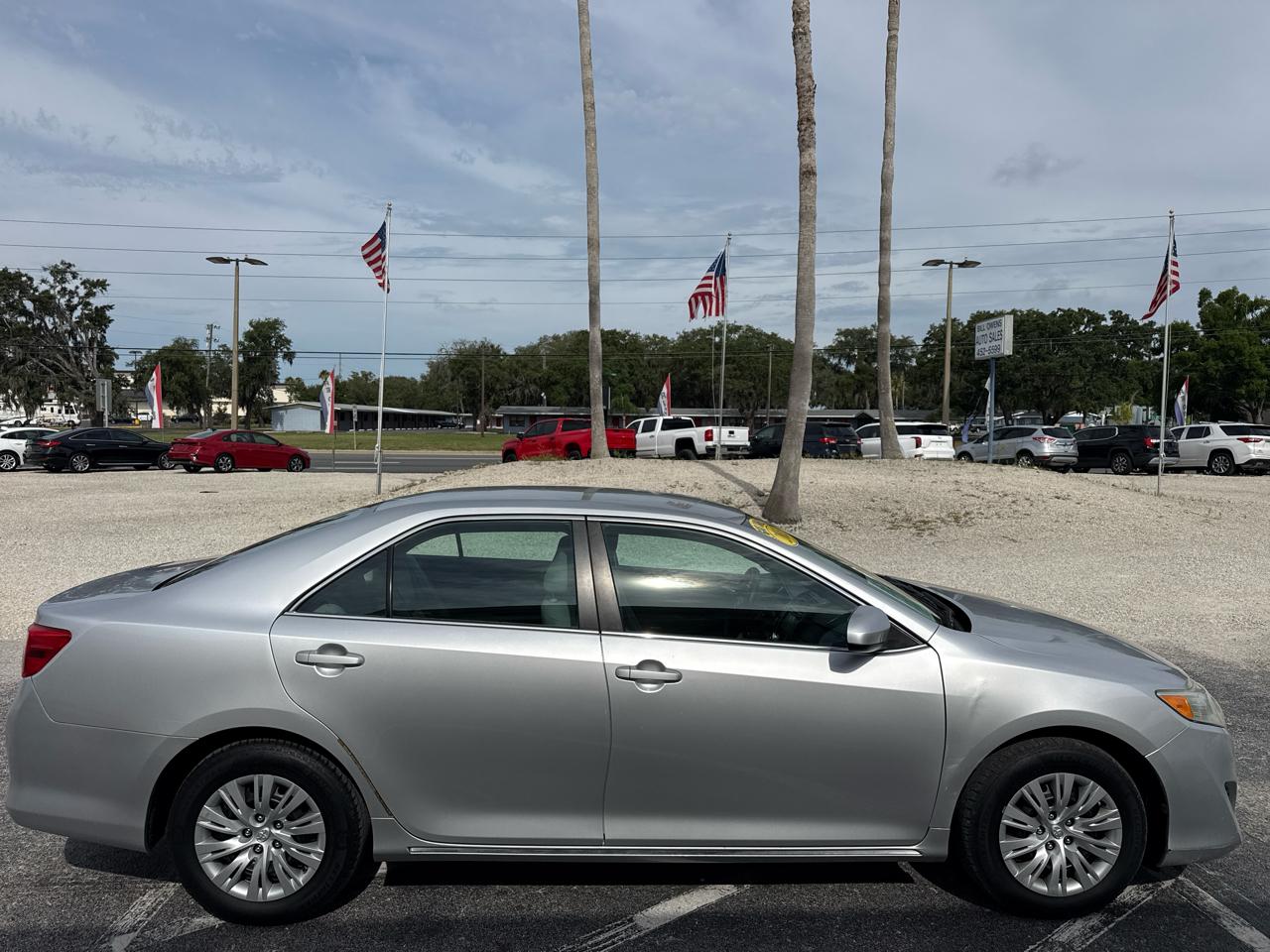 Toyota Camry 4dr Sdn I4 Auto XLE (Natl) 2013