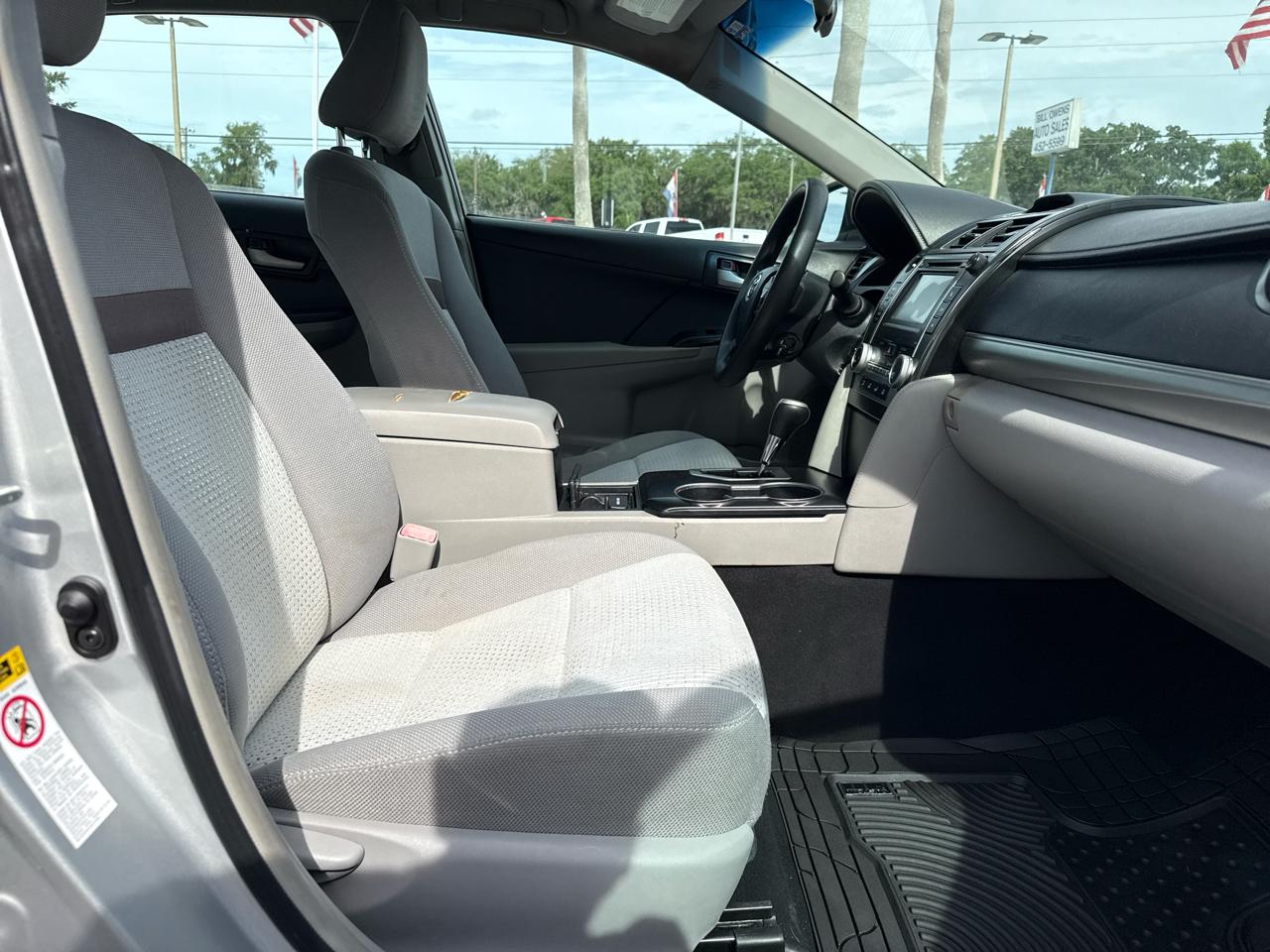 Toyota Camry 4dr Sdn I4 Auto XLE (Natl) 2013