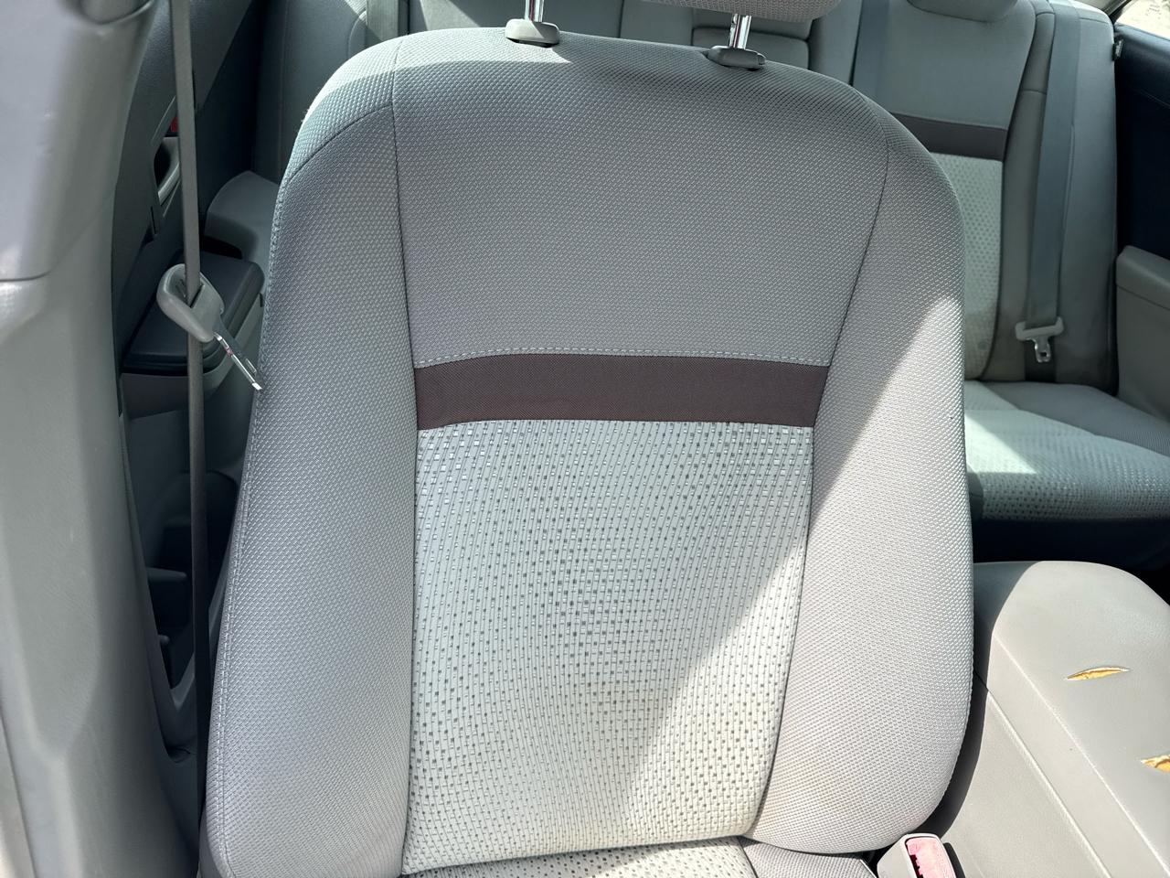 Toyota Camry 4dr Sdn I4 Auto XLE (Natl) 2013