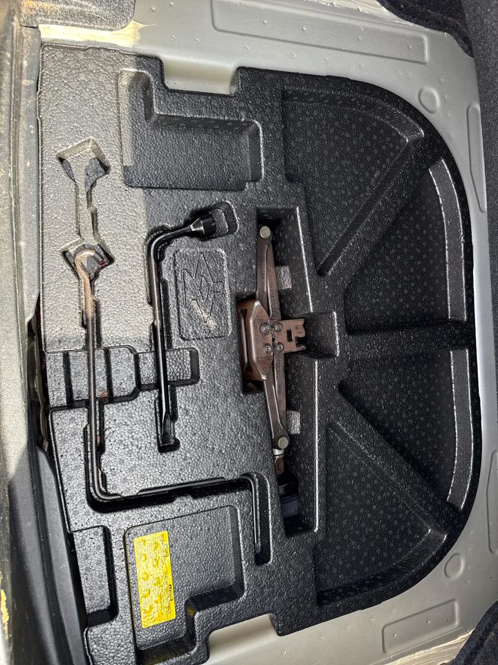 Toyota Camry 4dr Sdn I4 Auto XLE (Natl) 2013