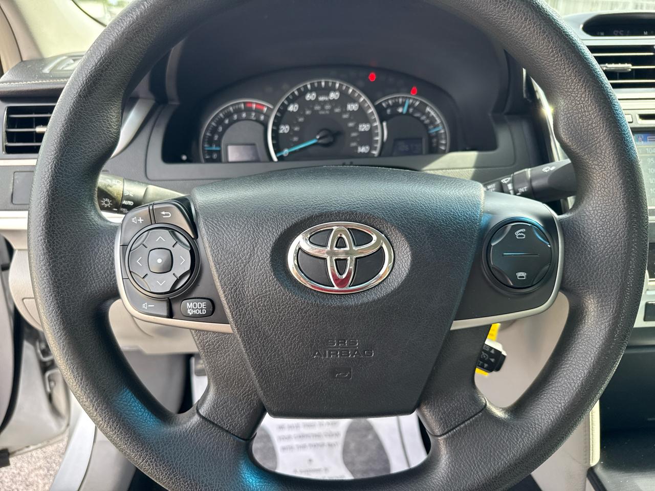 Toyota Camry 4dr Sdn I4 Auto XLE (Natl) 2013
