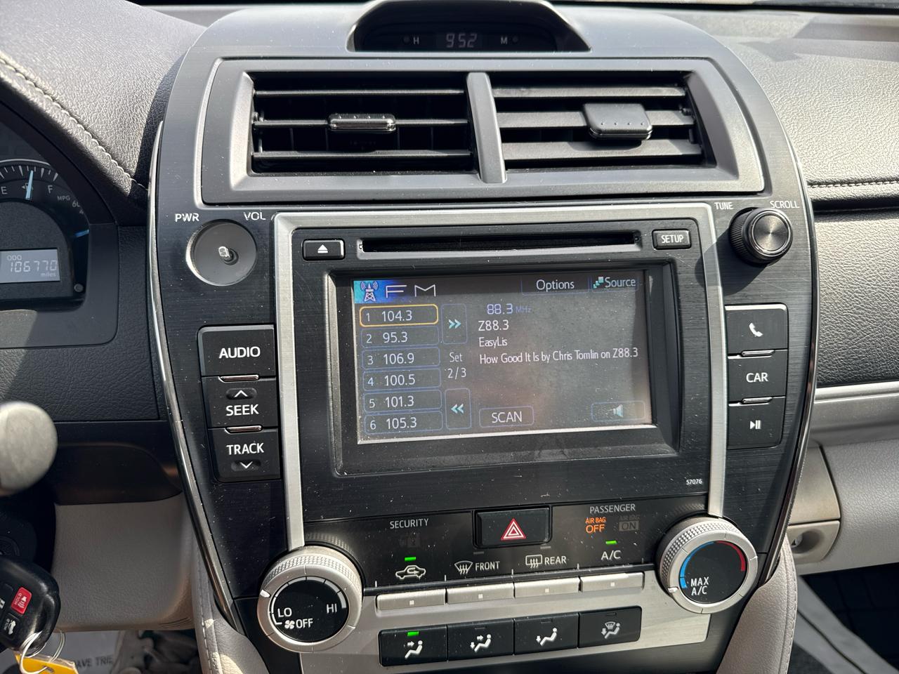 Toyota Camry 4dr Sdn I4 Auto XLE (Natl) 2013