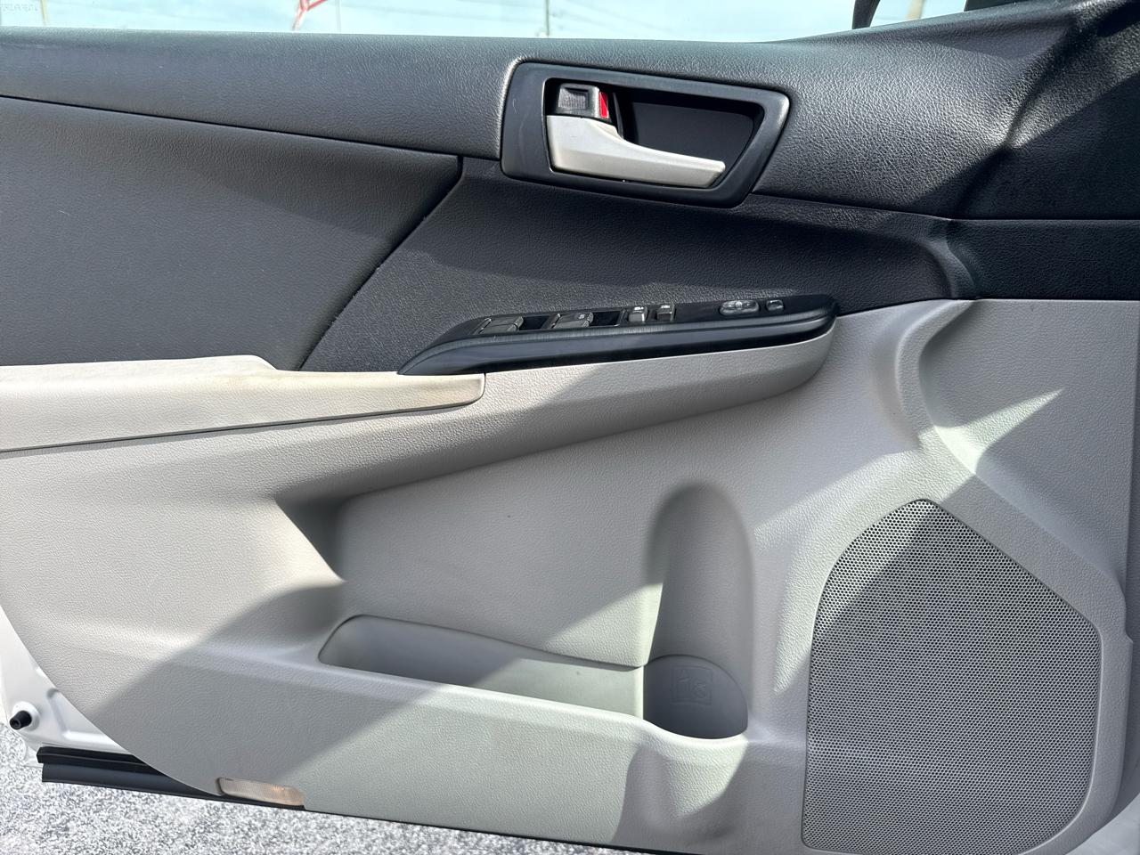 Toyota Camry 4dr Sdn I4 Auto XLE (Natl) 2013