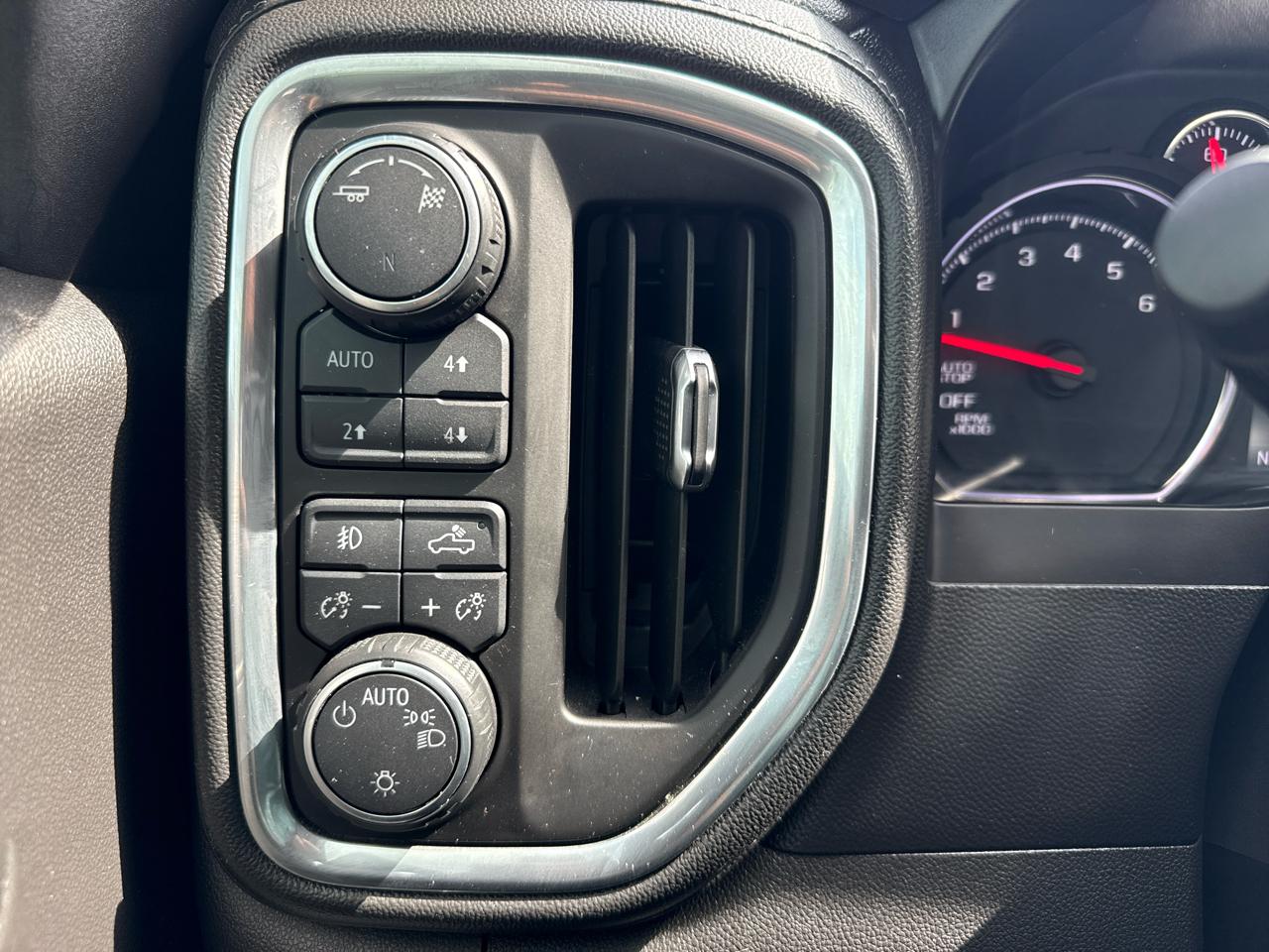 Chevrolet Silverado 1500 4WD Crew Cab 147" LT Trail Boss 2019