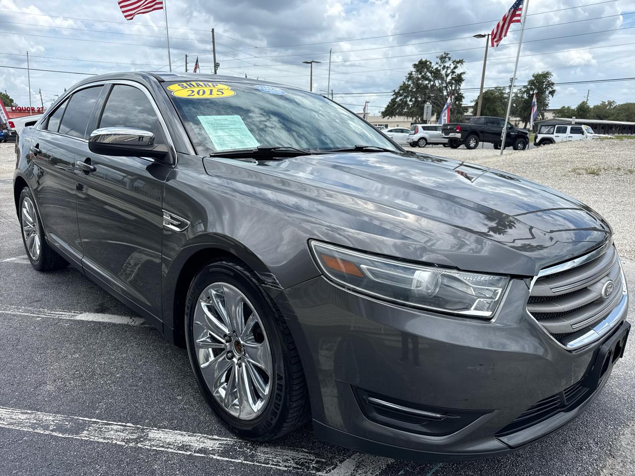 Ford Taurus 4dr Sdn SEL FWD 2015