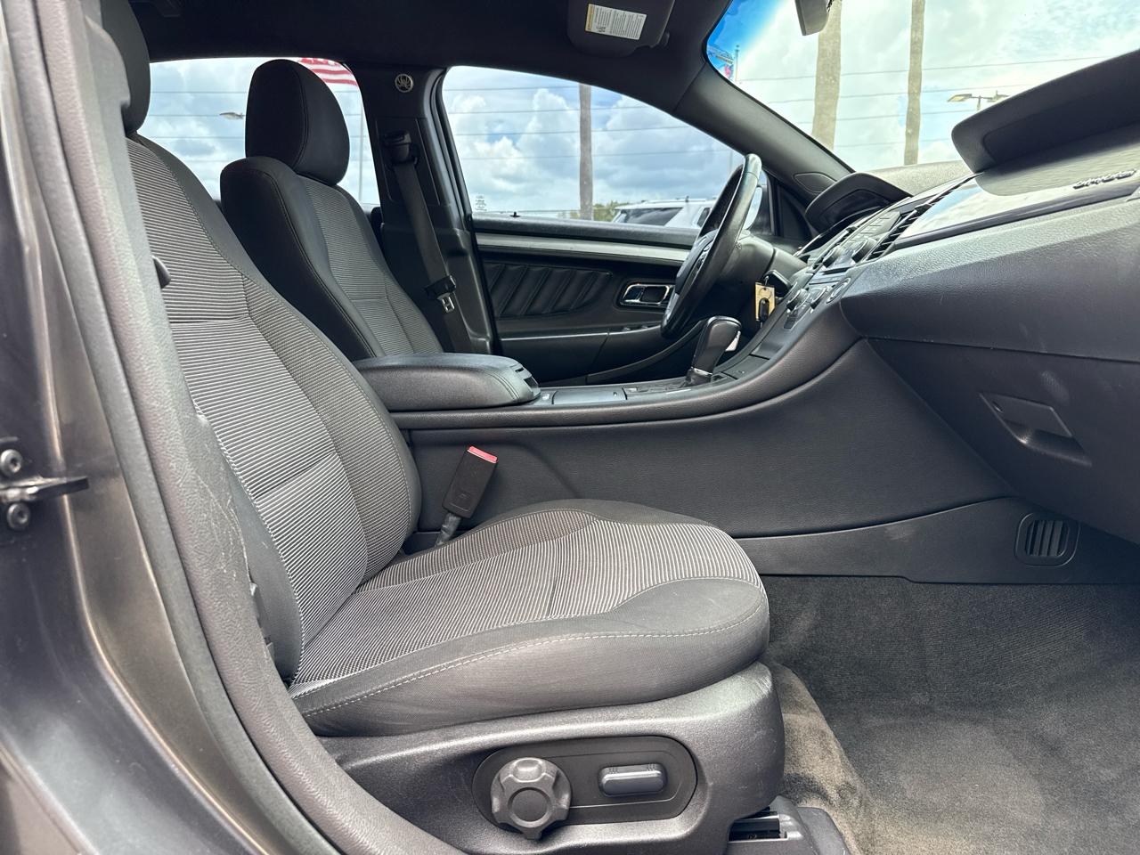 Ford Taurus 4dr Sdn SEL FWD 2015