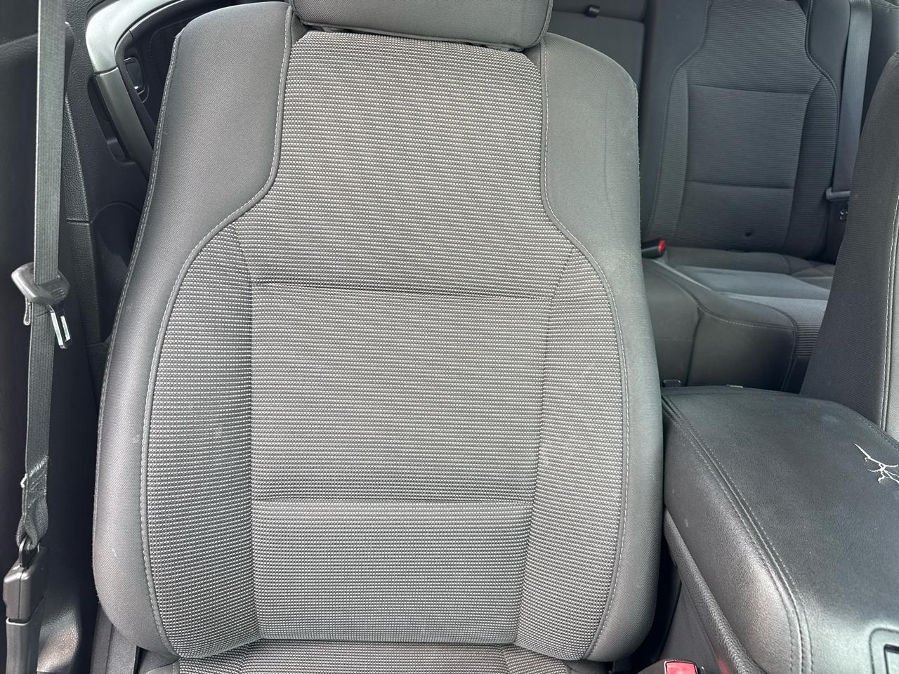 Ford Taurus 4dr Sdn SEL FWD 2015