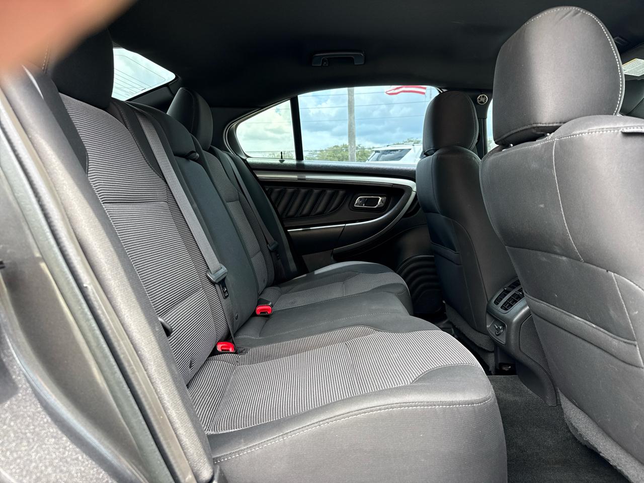 Ford Taurus 4dr Sdn SEL FWD 2015