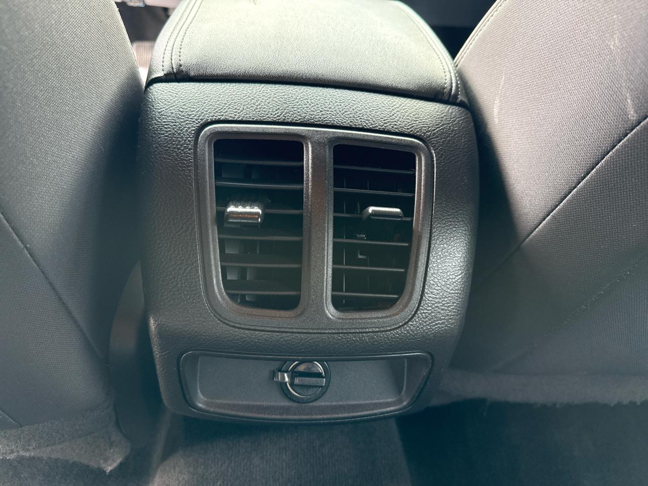 Ford Taurus 4dr Sdn SEL FWD 2015