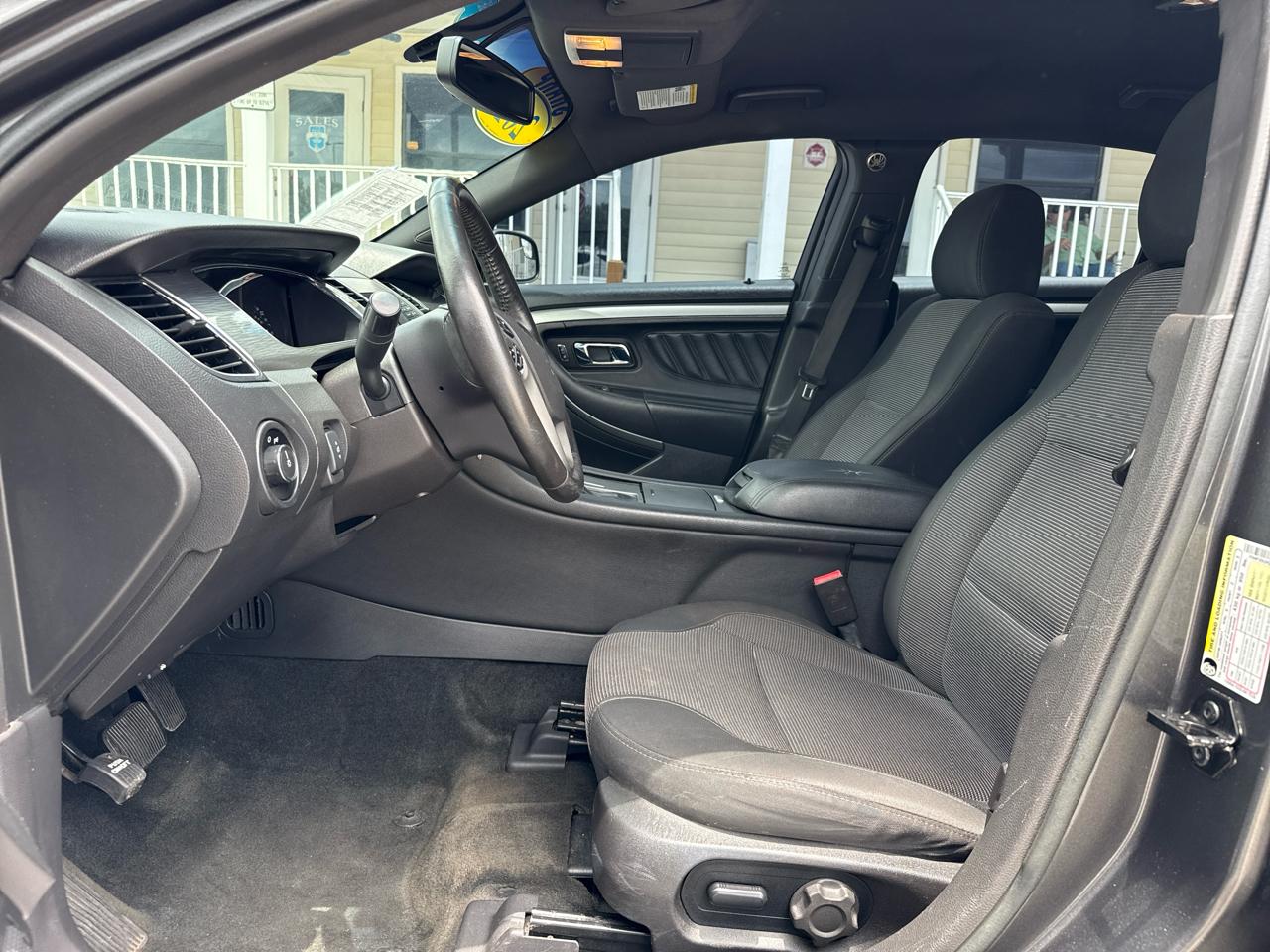 Ford Taurus 4dr Sdn SEL FWD 2015