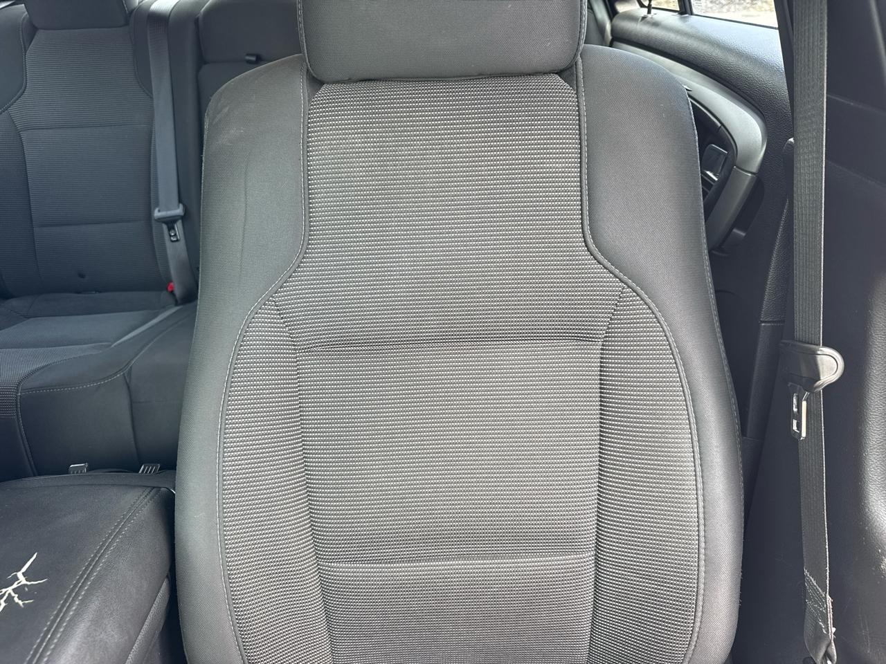 Ford Taurus 4dr Sdn SEL FWD 2015