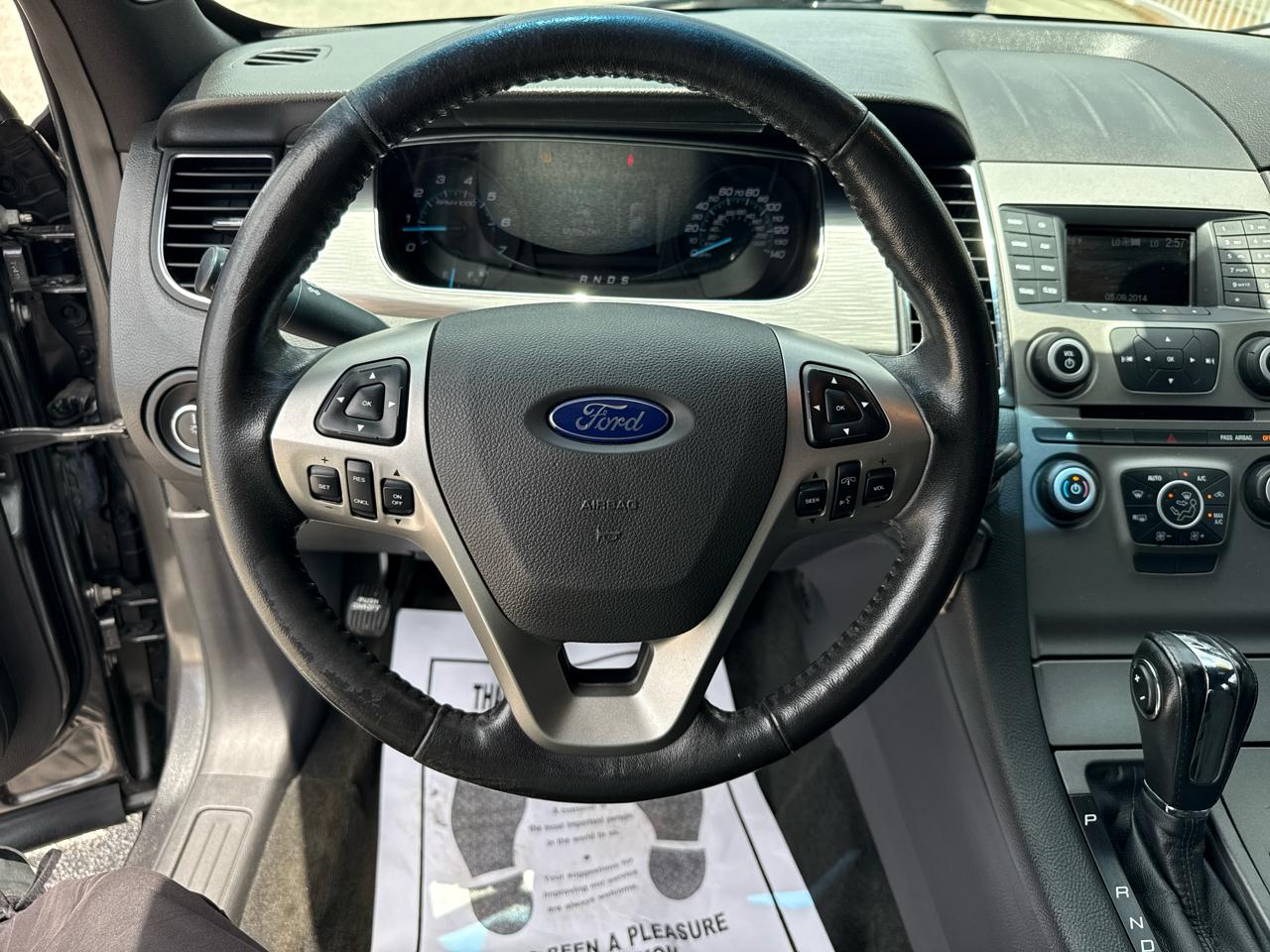 Ford Taurus 4dr Sdn SEL FWD 2015