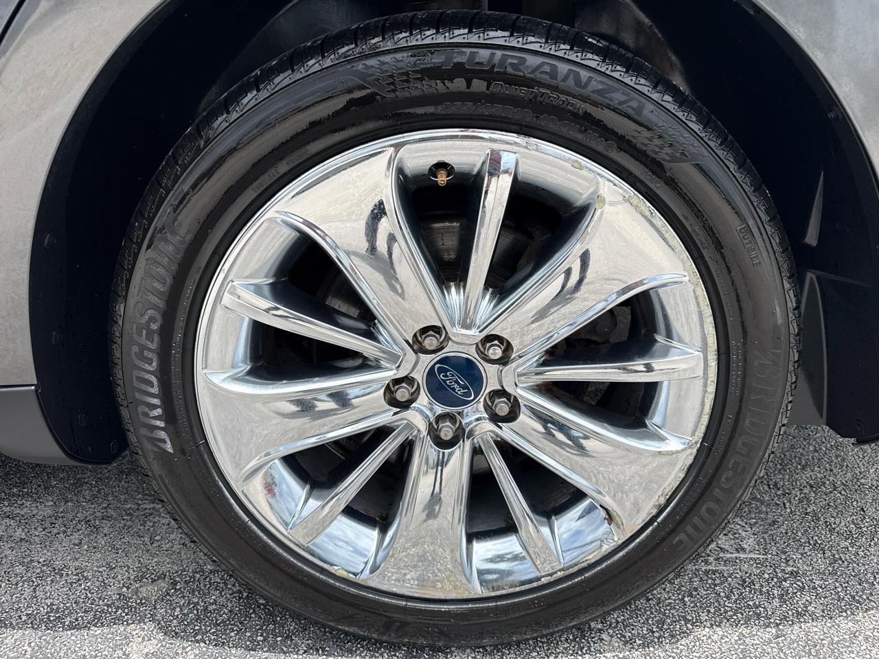 Ford Taurus 4dr Sdn SEL FWD 2015