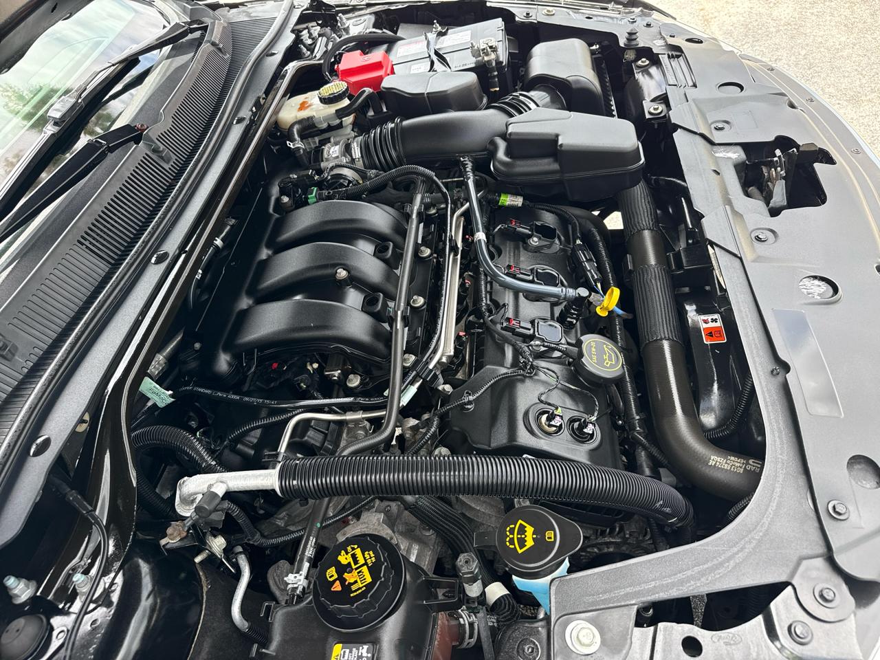 Ford Taurus 4dr Sdn SEL FWD 2015