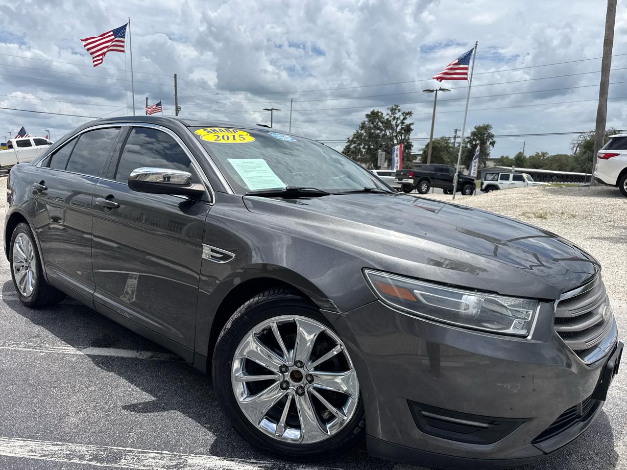 Ford Taurus 4dr Sdn SEL FWD 2015