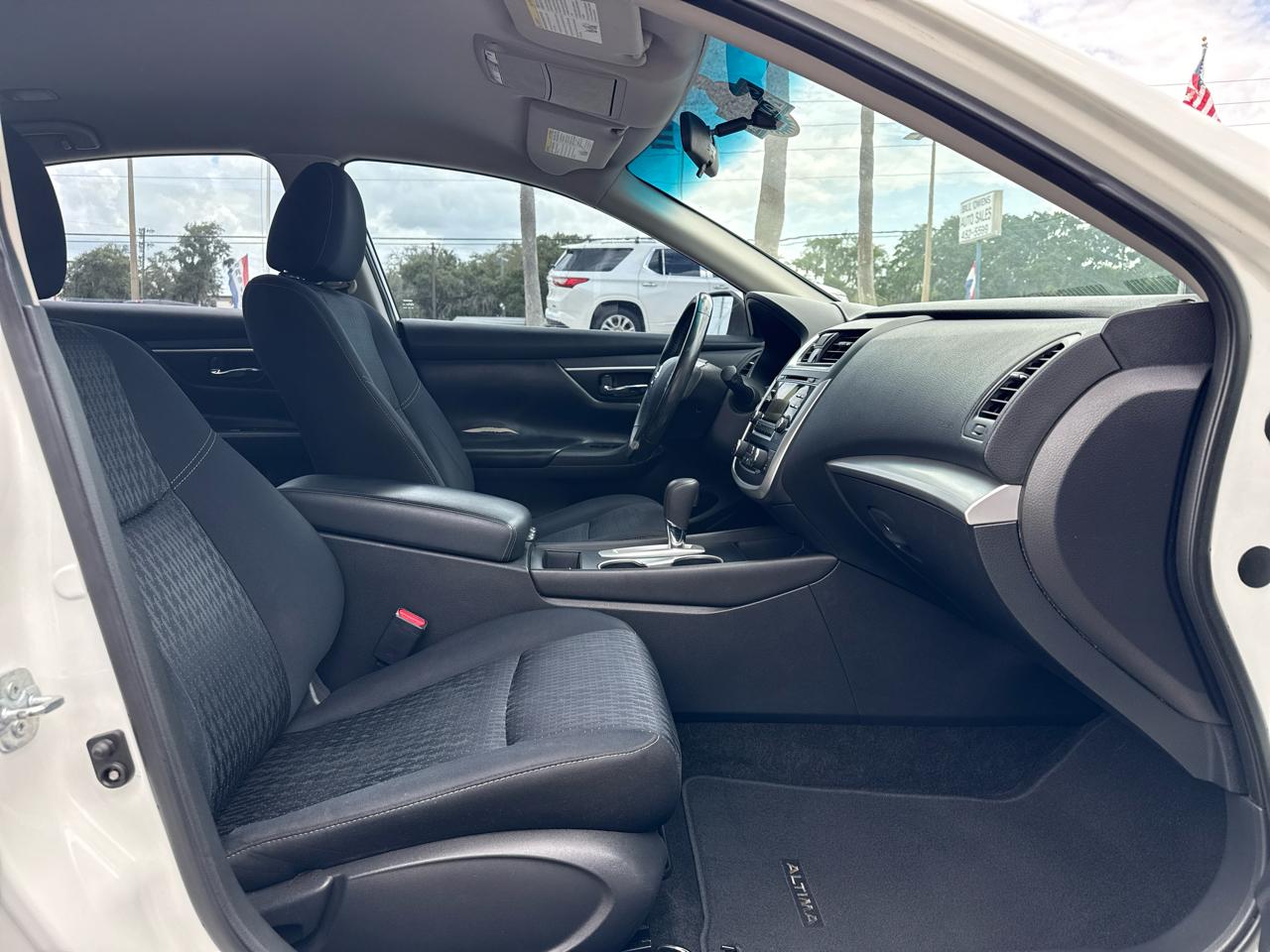 Nissan Altima 2.5 SV Sedan 2017