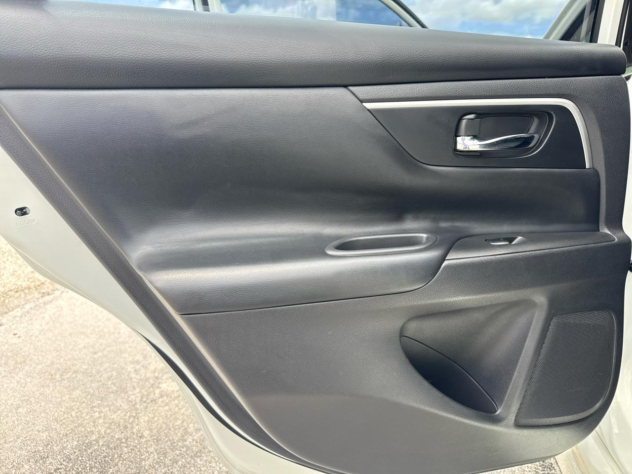 Nissan Altima 2.5 SV Sedan 2017