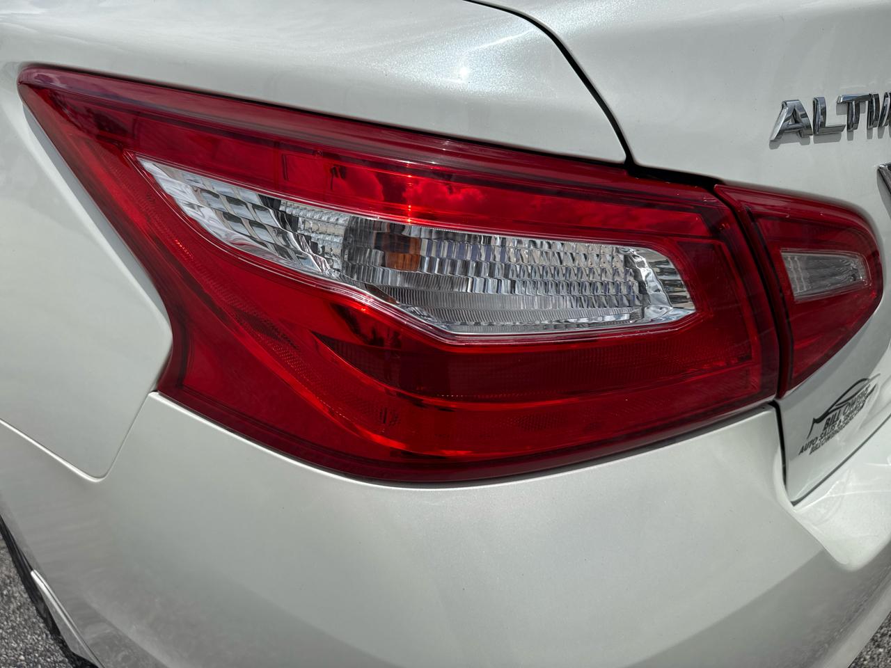Nissan Altima 2.5 SV Sedan 2017