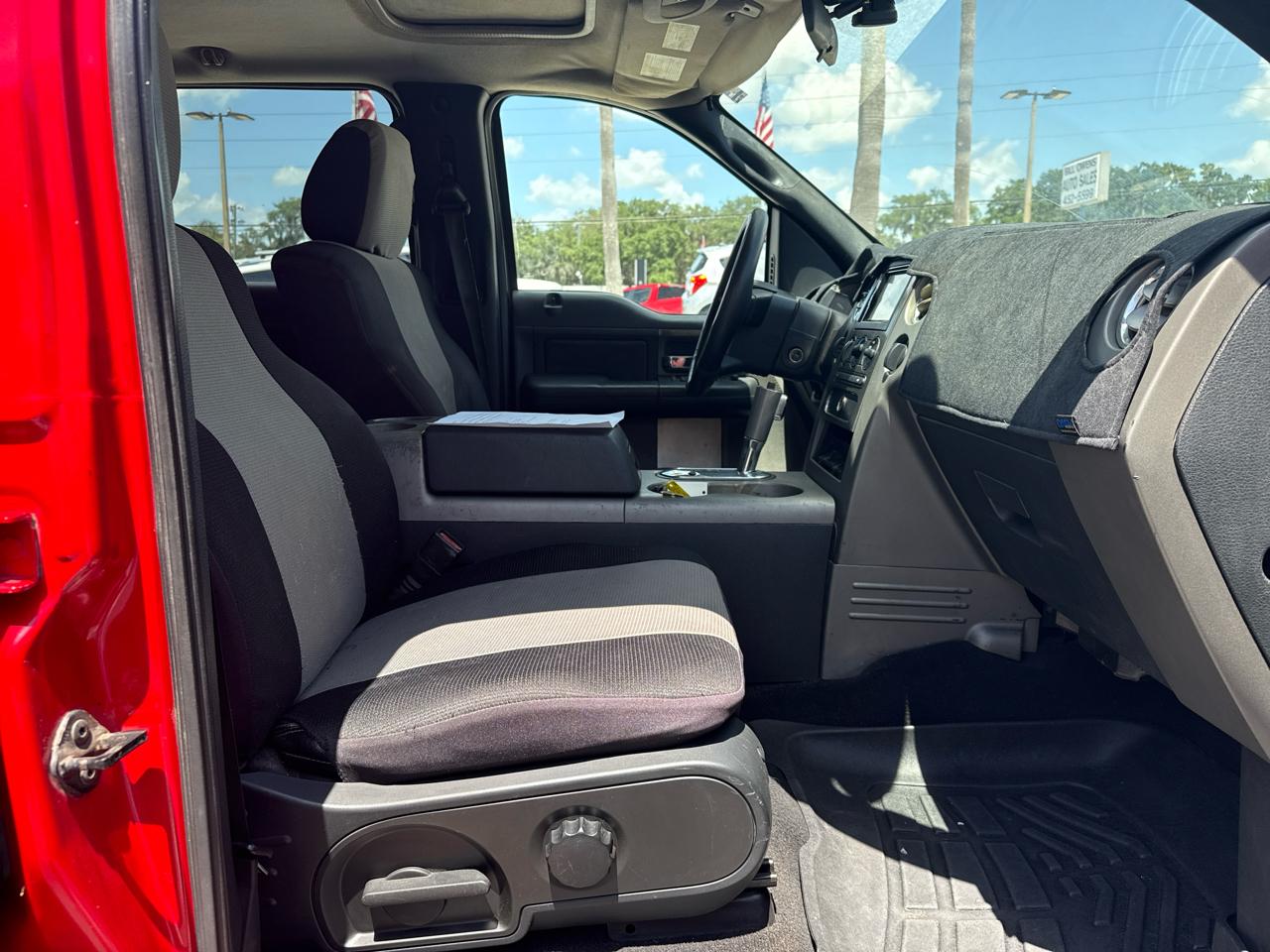 Ford F-150 SuperCrew 139" XLT 4WD 2005