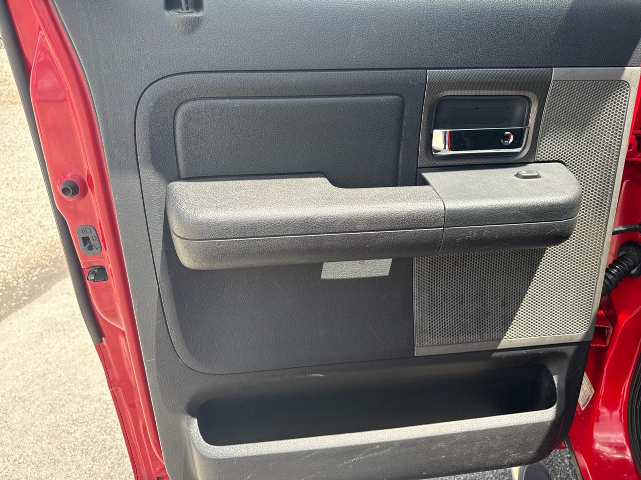 Ford F-150 SuperCrew 139" XLT 4WD 2005
