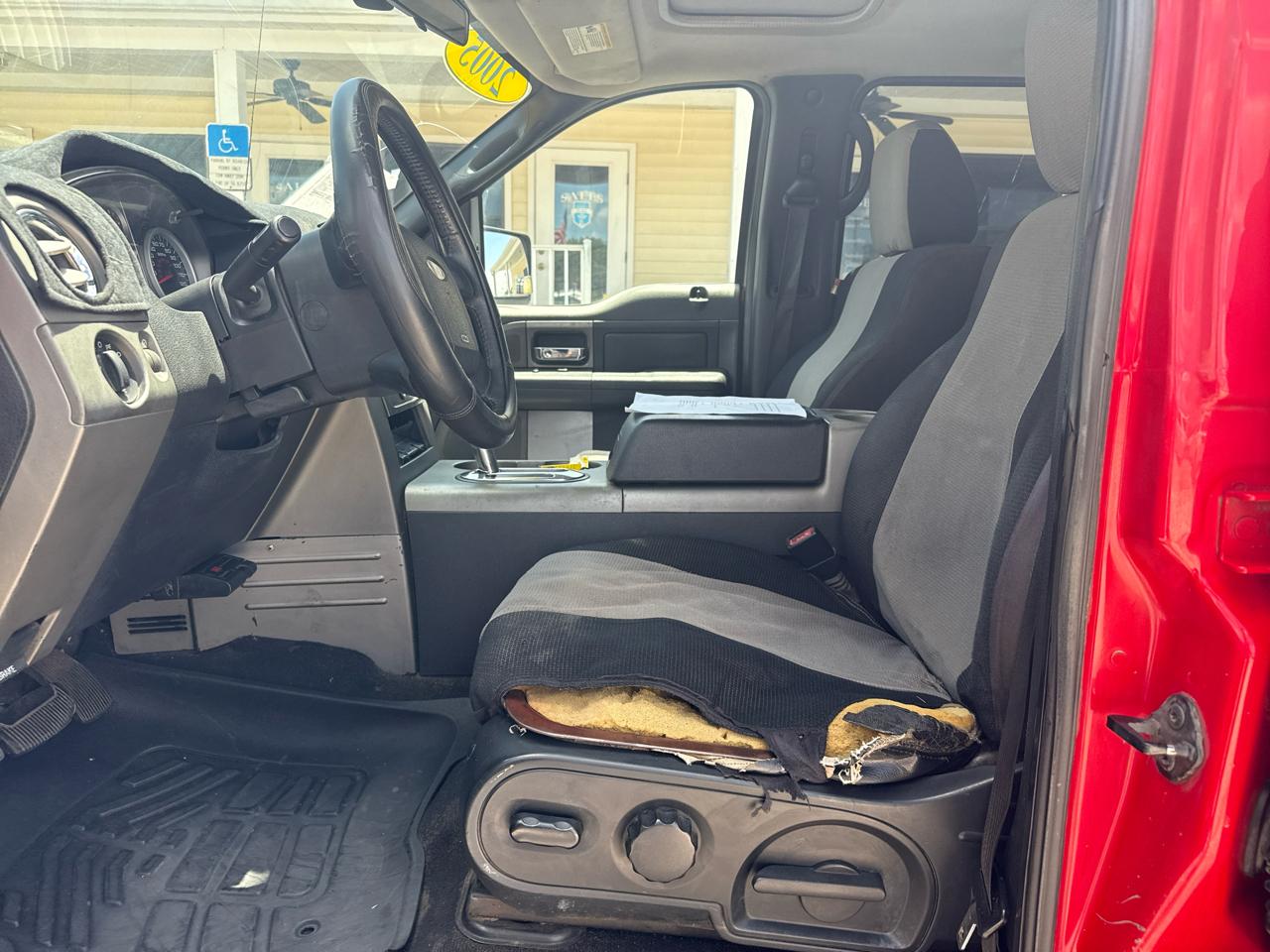 Ford F-150 SuperCrew 139" XLT 4WD 2005