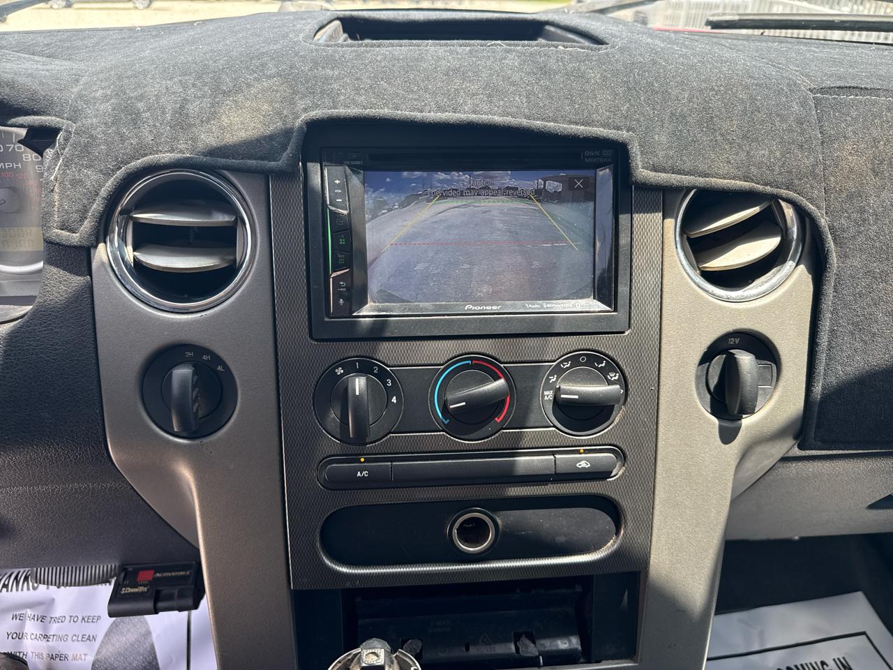 Ford F-150 SuperCrew 139" XLT 4WD 2005