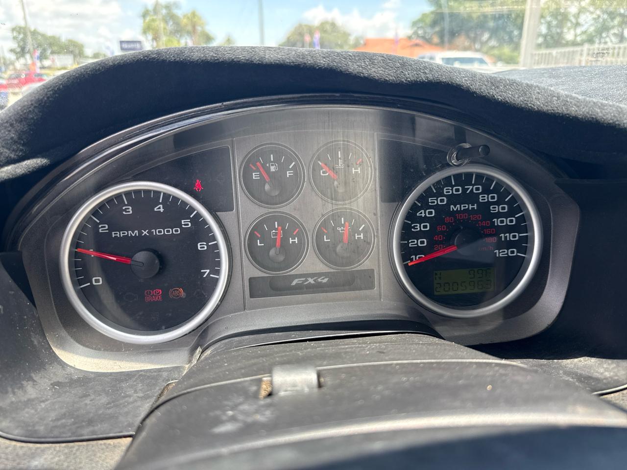 Ford F-150 SuperCrew 139" XLT 4WD 2005