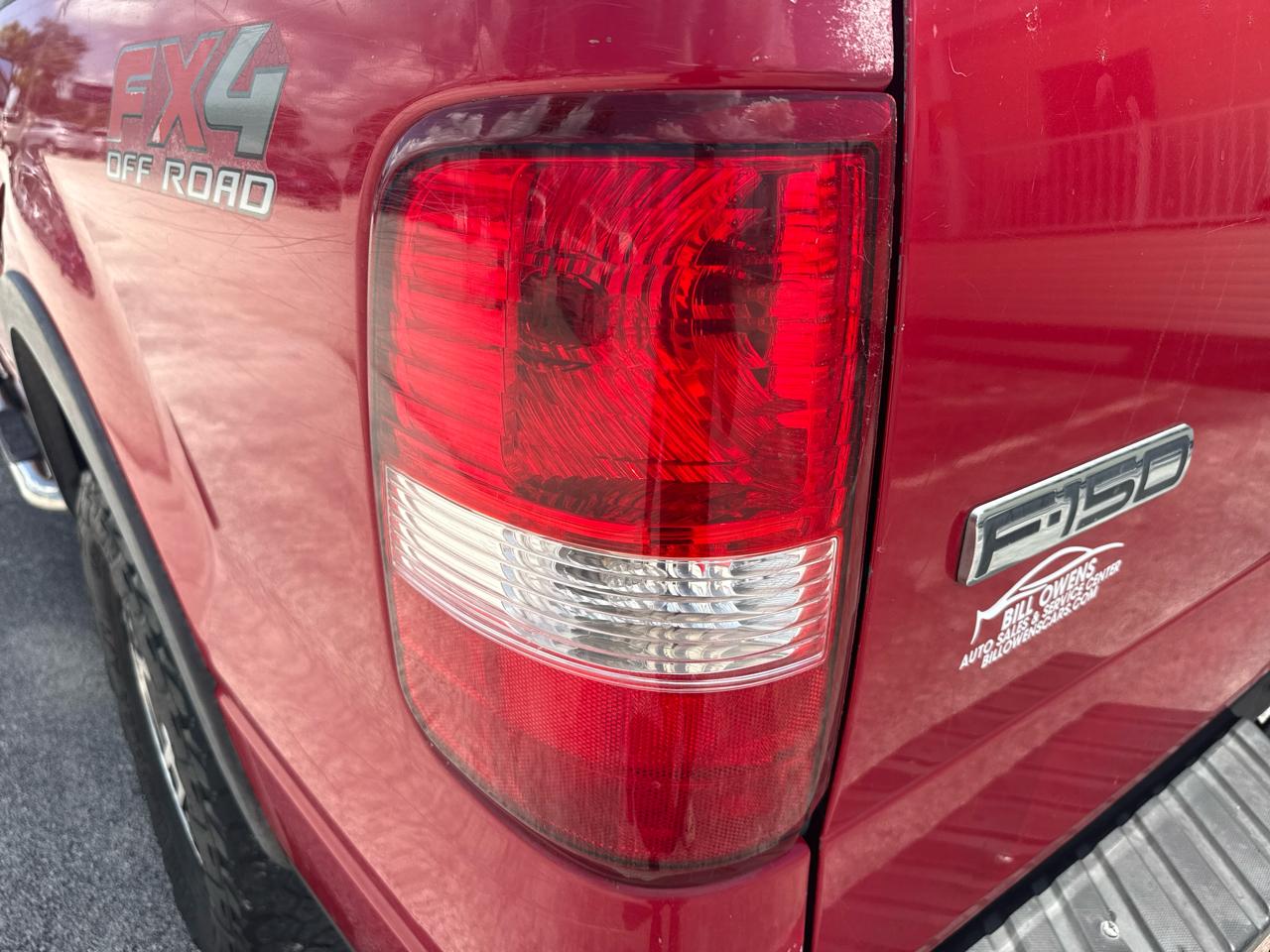 Ford F-150 SuperCrew 139" XLT 4WD 2005