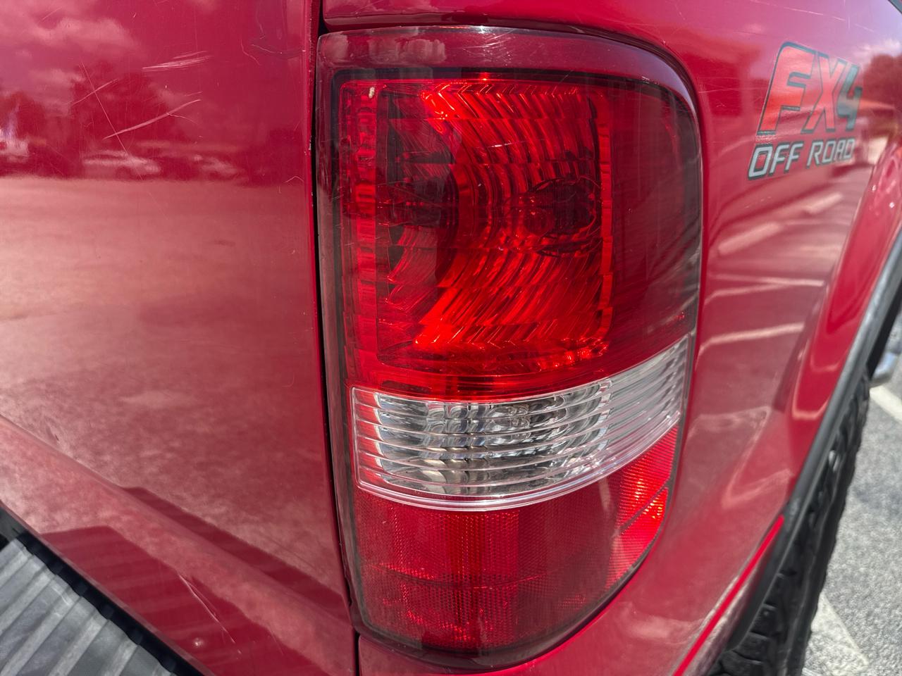 Ford F-150 SuperCrew 139" XLT 4WD 2005