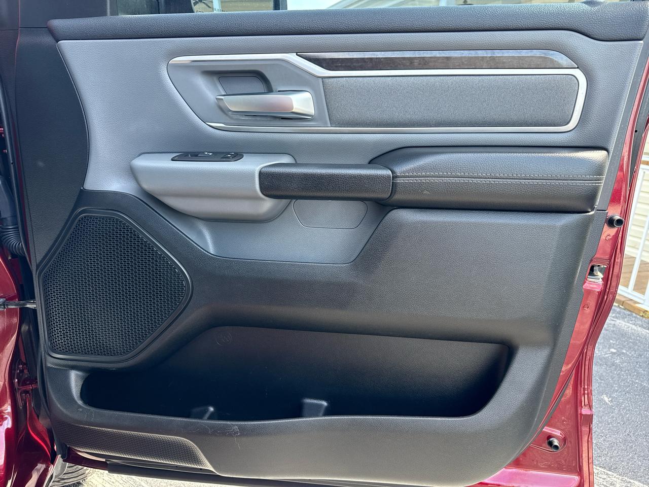 RAM 1500 Lone Star 4x4 Crew Cab 5'7" Box 2020
