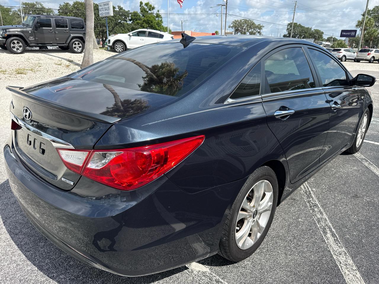Hyundai Sonata 4dr Sdn 2.4L Auto Limited 2013