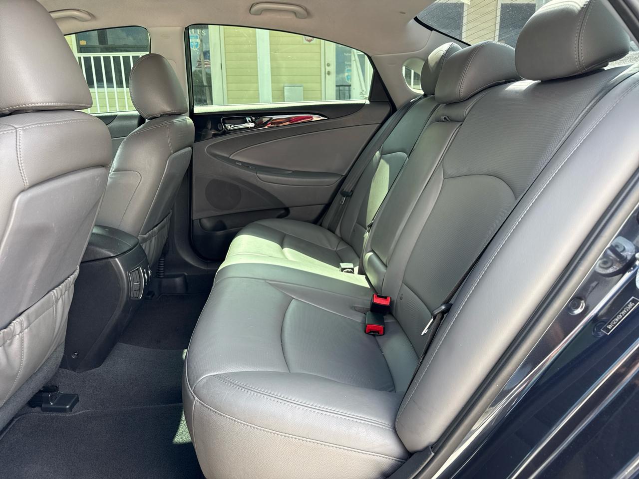 Hyundai Sonata 4dr Sdn 2.4L Auto Limited 2013