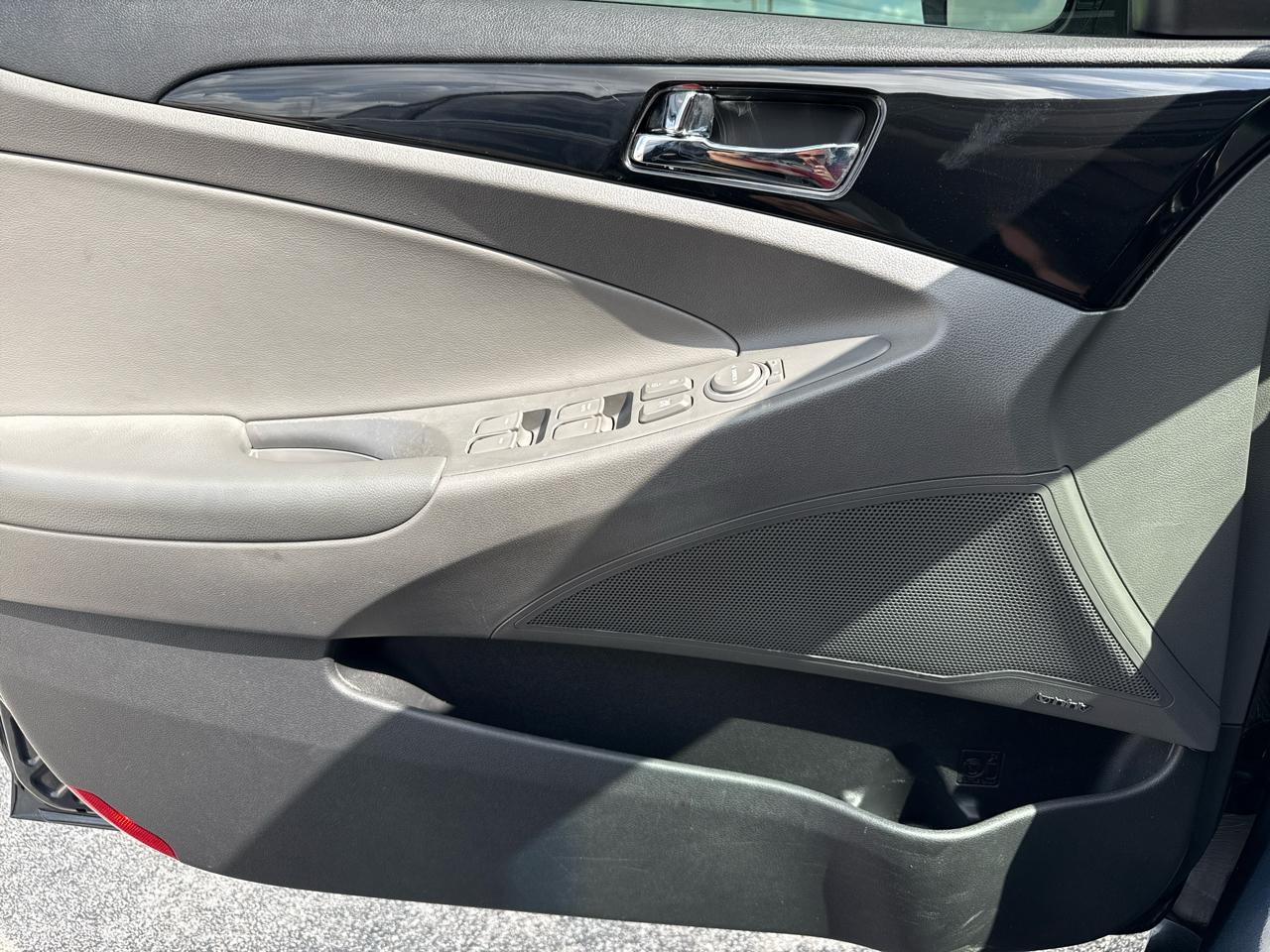 Hyundai Sonata 4dr Sdn 2.4L Auto Limited 2013