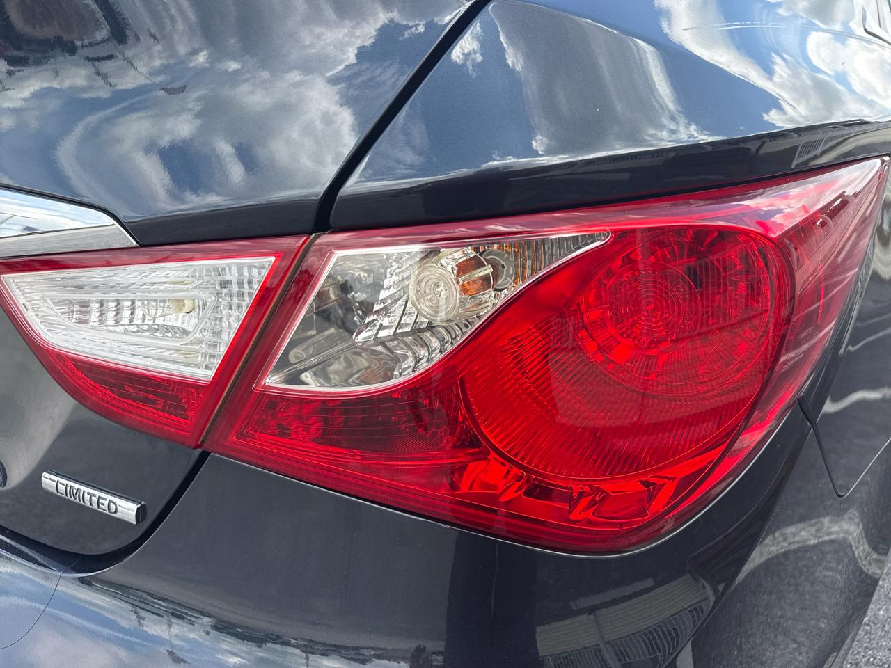 Hyundai Sonata 4dr Sdn 2.4L Auto Limited 2013