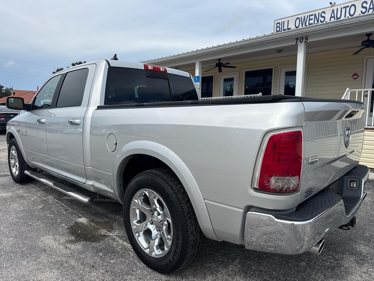 RAM 1500 Laramie 4x2 Crew Cab 6'4" Box 2017
