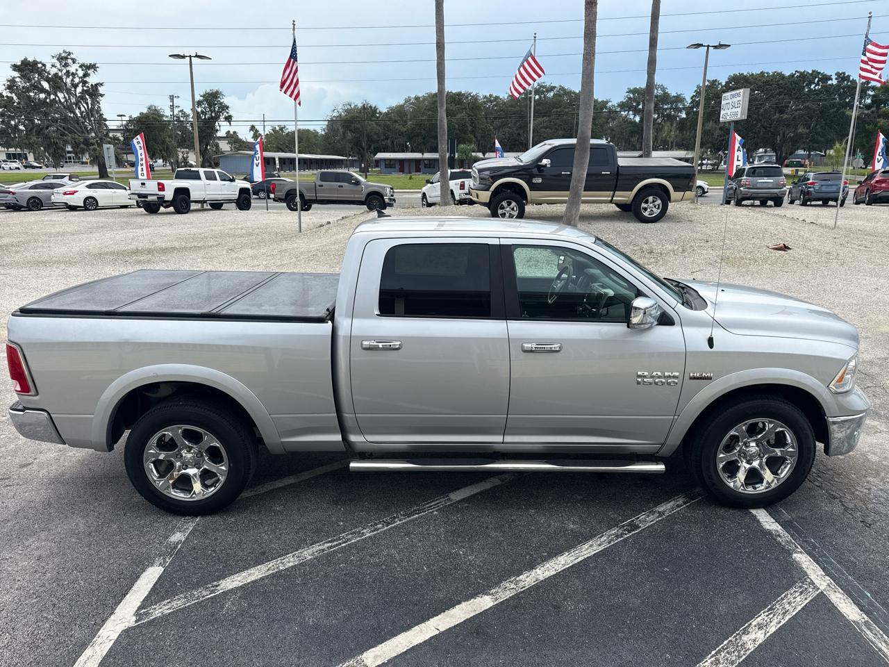 RAM 1500 Laramie 4x2 Crew Cab 6'4" Box 2017